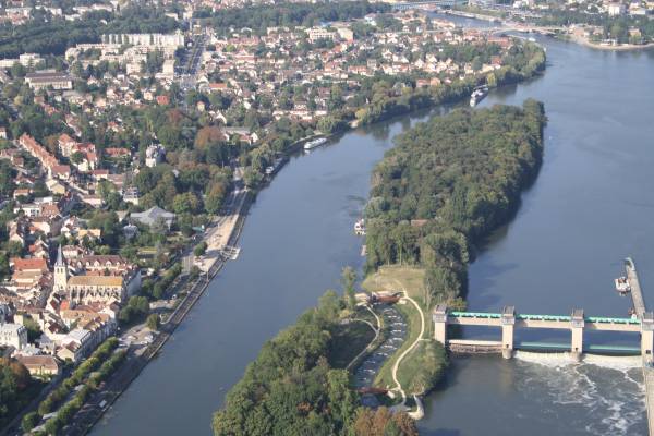 Vue aérienne de la passe à poisson d'Andrésy